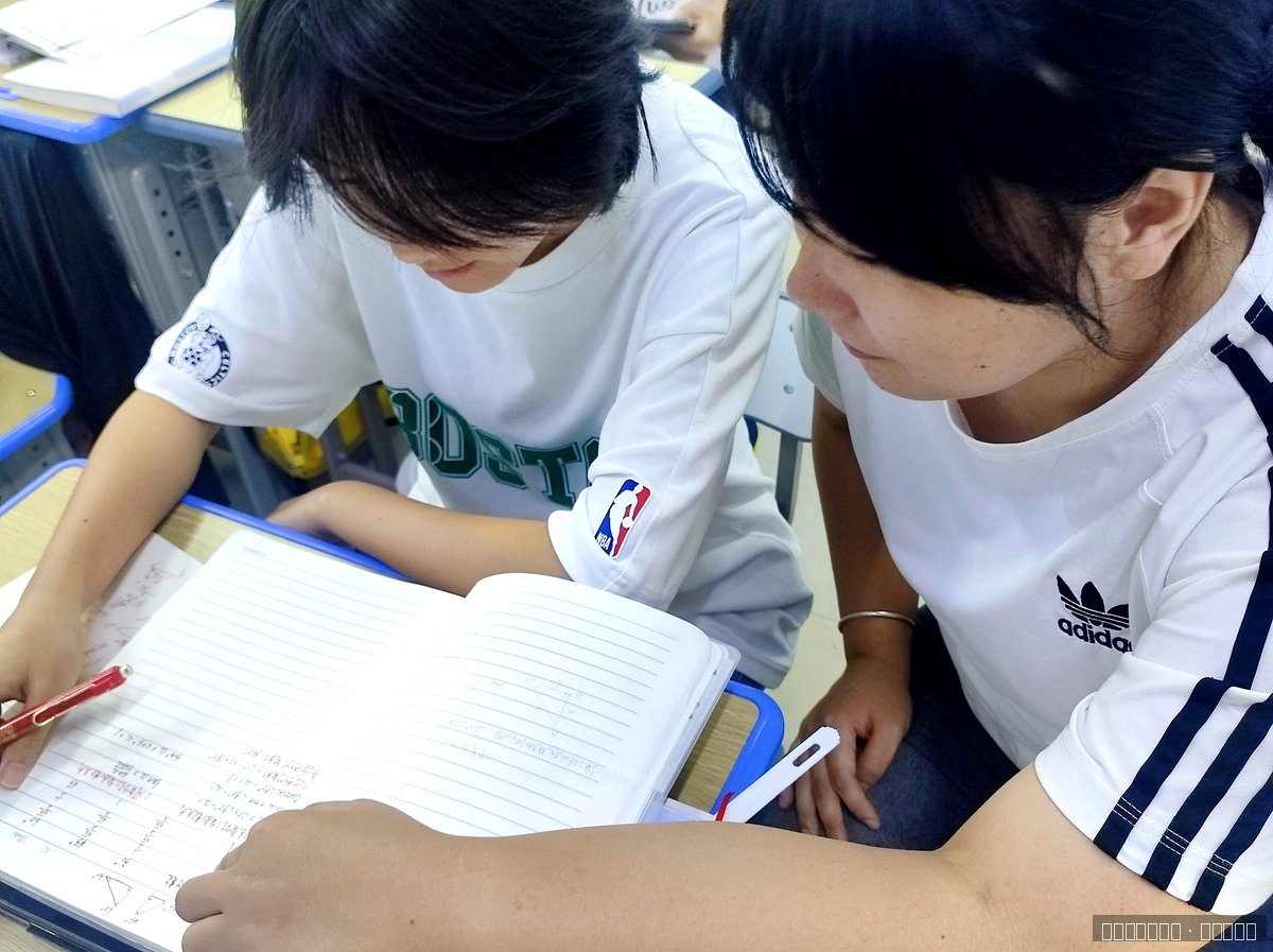 古冶初中数学一对一解题指导，老师面对面辅导学生